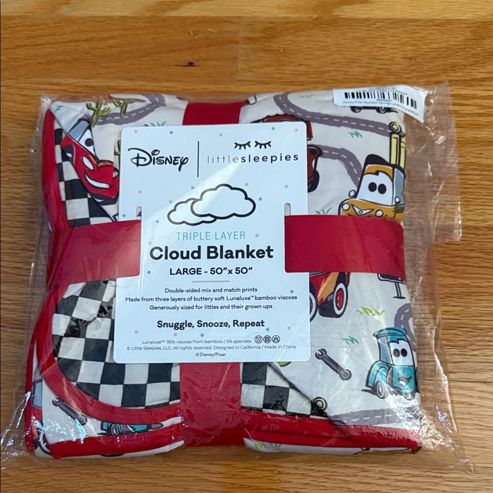 Little Sleepies Disney Cloud Blanket - Red, White, and Black